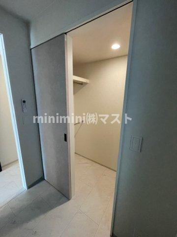 大阪市中央区南本町２丁目の賃貸マンションの収納