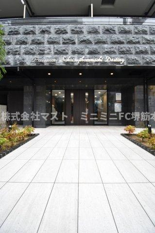 プレサンス堺筋本町ディスティニーのエントランス
