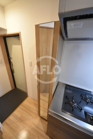 レクシア天神橋の玄関|レクシア天神橋　姿鏡付下駄箱