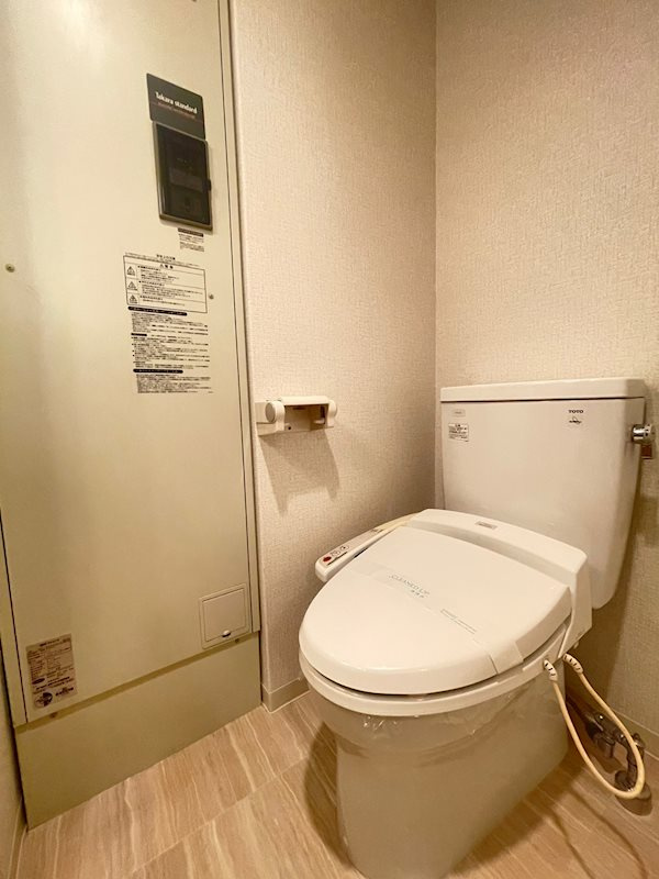 神戸市灘区岩屋南町の賃貸マンションのトイレ