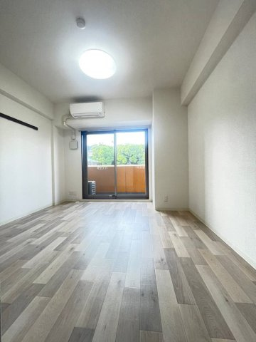 神戸市灘区岩屋南町の賃貸マンションの居間・リビング