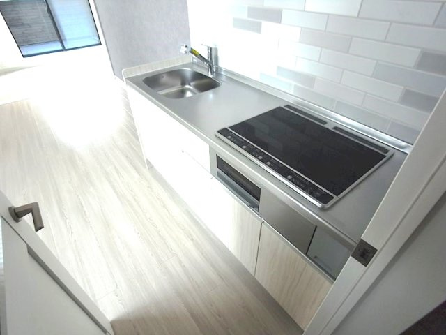 神戸市東灘区深江本町４丁目のアパートのキッチン