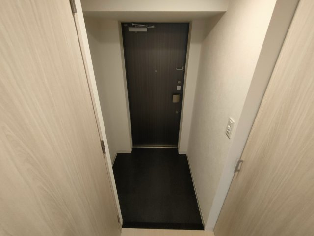 神戸市中央区栄町通７丁目の賃貸マンションの玄関
