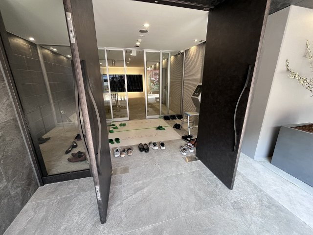 神戸市中央区栄町通７丁目の賃貸マンションのエントランス