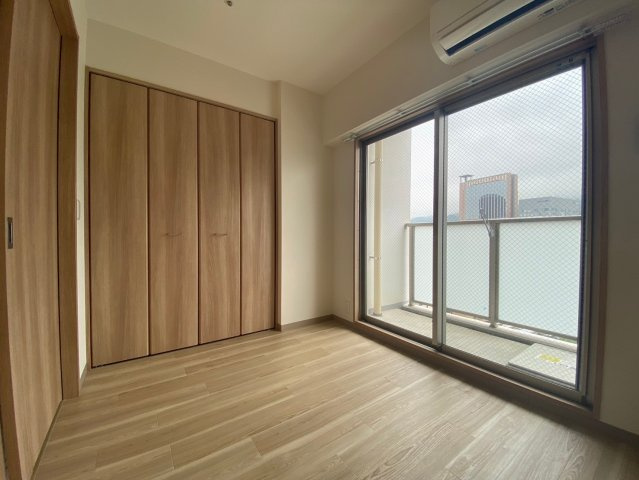 神戸市中央区磯辺通２丁目の賃貸マンションの居間・リビング