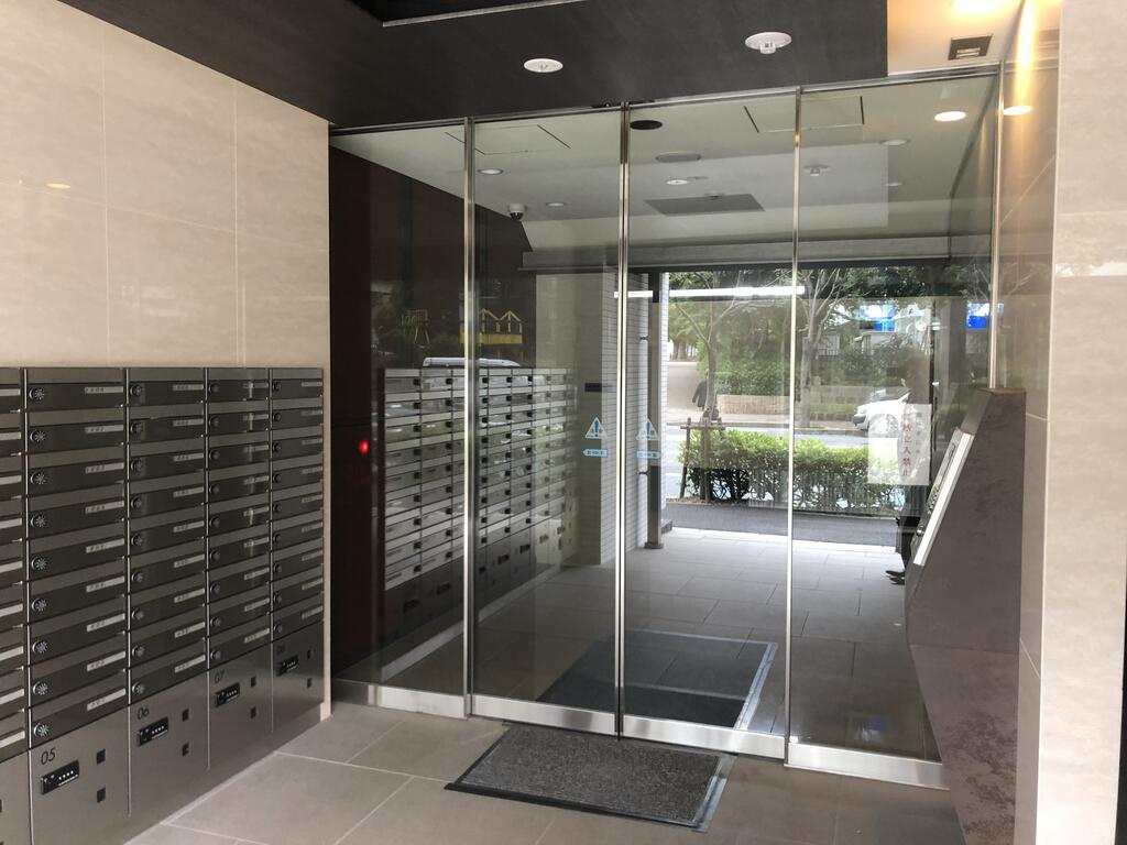 神戸市中央区磯辺通２丁目の賃貸マンションのエントランス