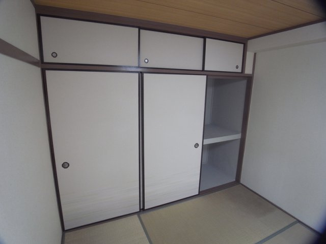 三葉ハイツの収納