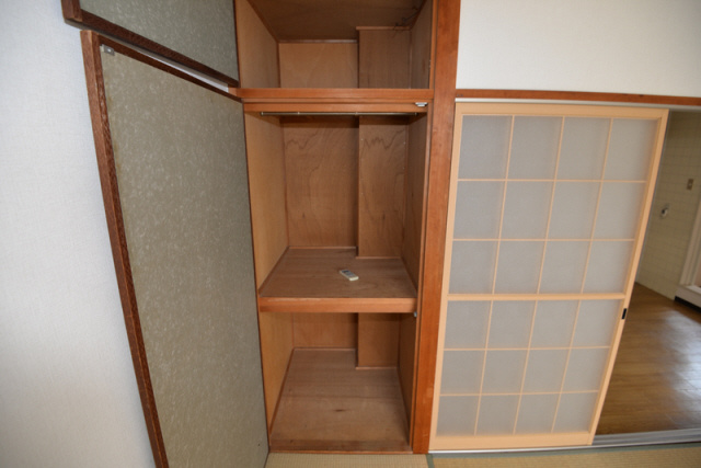 三葉ハイツの収納
