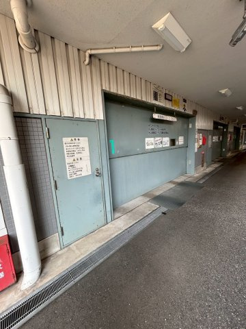 神戸市東灘区向洋町中７丁目の賃貸マンションの駐車場