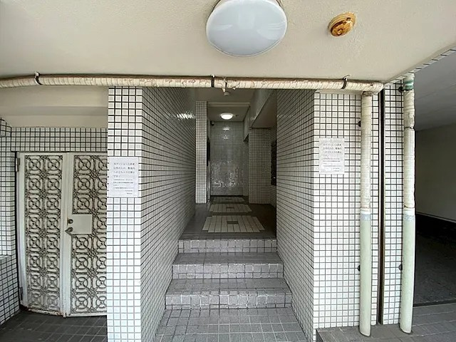 ステラ田中町のエントランス
