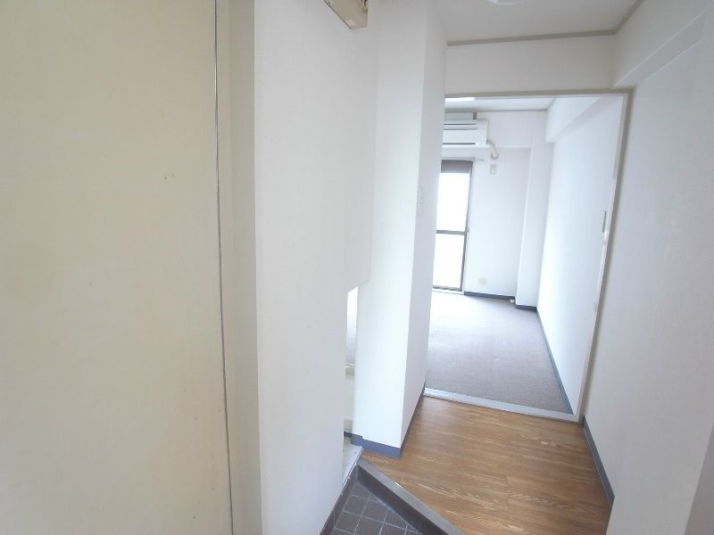 神戸市東灘区住吉宮町４丁目の賃貸マンションの玄関