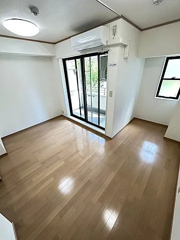 フォレストコート西元町の居間・リビング