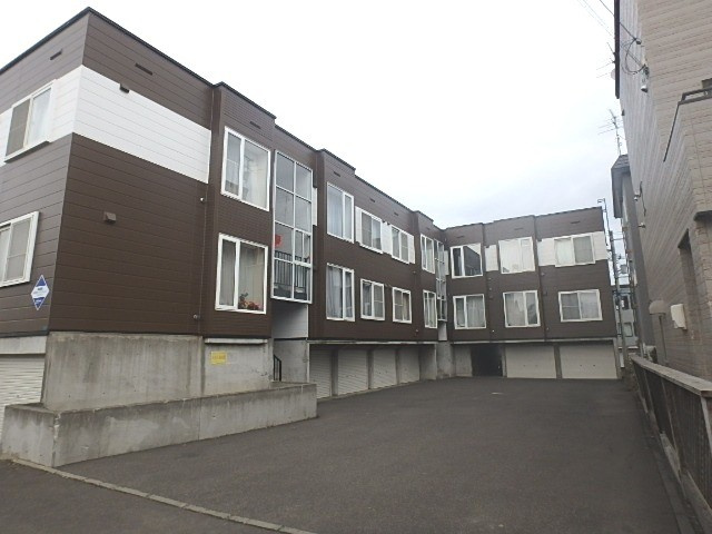 ＰＬＡＺＡ　ＩＮ　ＳＨＩＮＫＡＷＡ