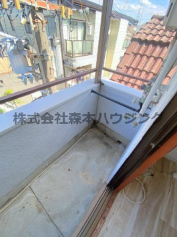 【設備】 | 　ジョイフル野里 | 洗濯機置き場です