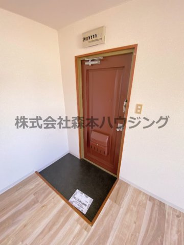【玄関】 | 　ジョイフル野里 | 落ち着いた玄関です