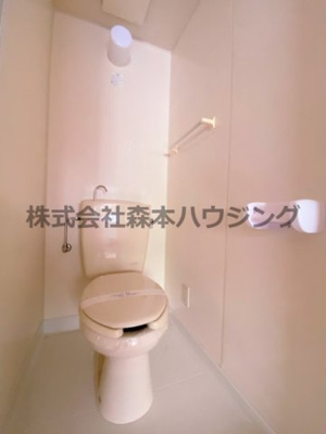 【トイレ】 | 　ジョイフル野里 | 清潔感のあるトイレです