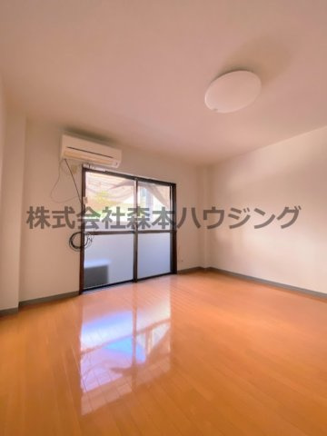 【洋室】 | 　ジョイフル野里 | きれいな洋室です