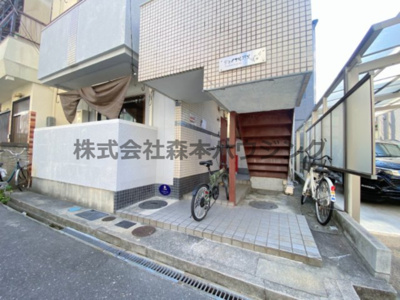 【エントランス】 | 　ジョイフル野里 | エントランスです