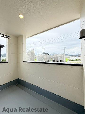 高松市国分寺町国分の新築一戸建のバルコニー|外からの目が気にならないバルコニーで洗濯物が干せます
