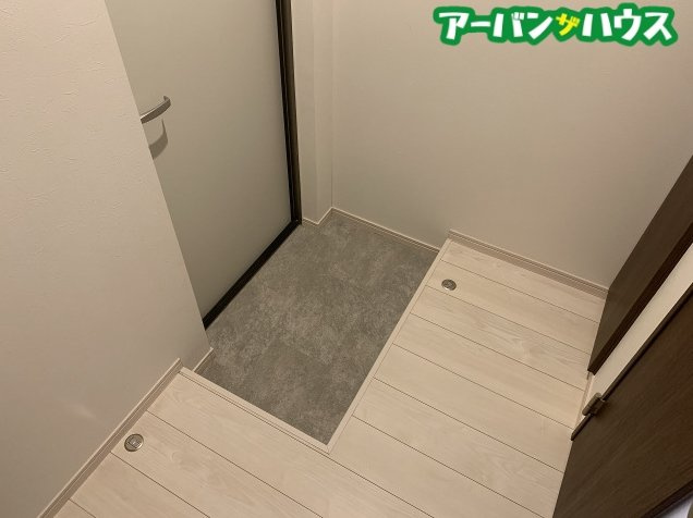 REGALEST 門田屋敷Ⅱの玄関