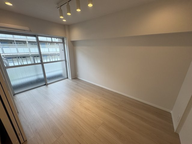 パールハイツ幡ヶ谷の洋室
