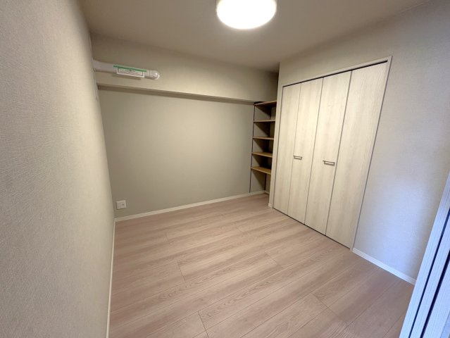 マンション和泉苑の洋室