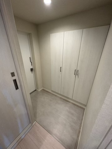 マンション和泉苑の玄関