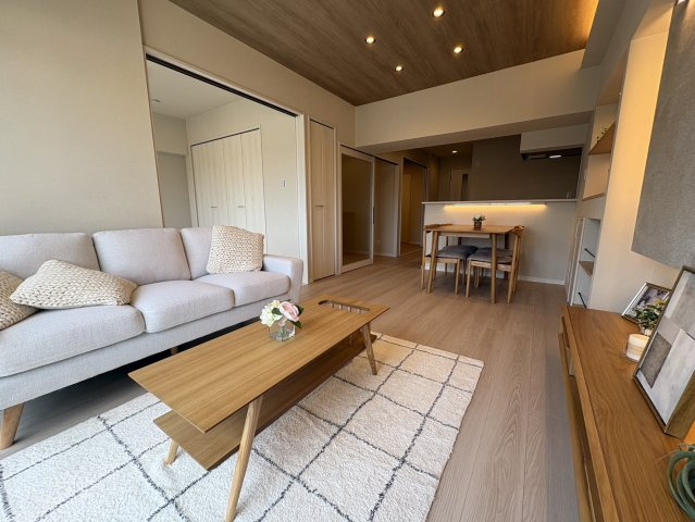 マンション和泉苑の居間・リビング