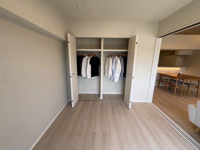 マンション和泉苑の居間・リビング