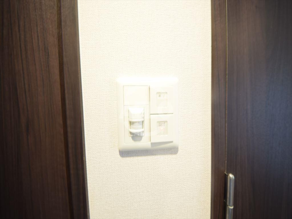 プレサンスタワー難波WESTの設備|プレサンスタワー難波ＷＥＳＴ　人感センサーライト
