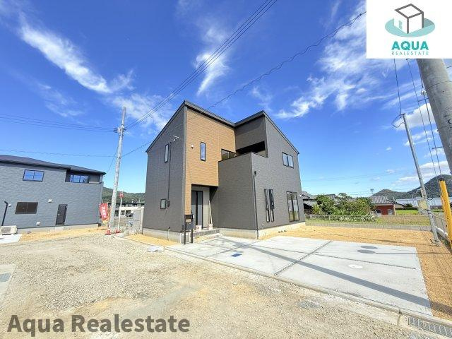 高松市国分寺町国分の新築一戸建の前面道路含む現地写真|外観もきれいです