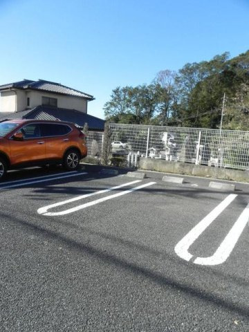 ソル・レヴェンテⅡＡの駐車場