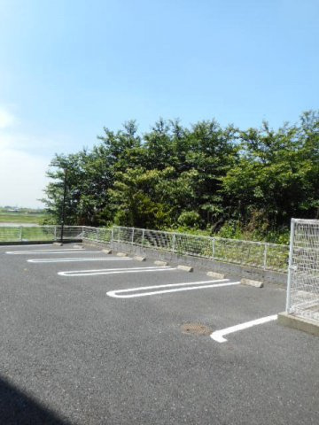 ラフレシールＡの駐車場