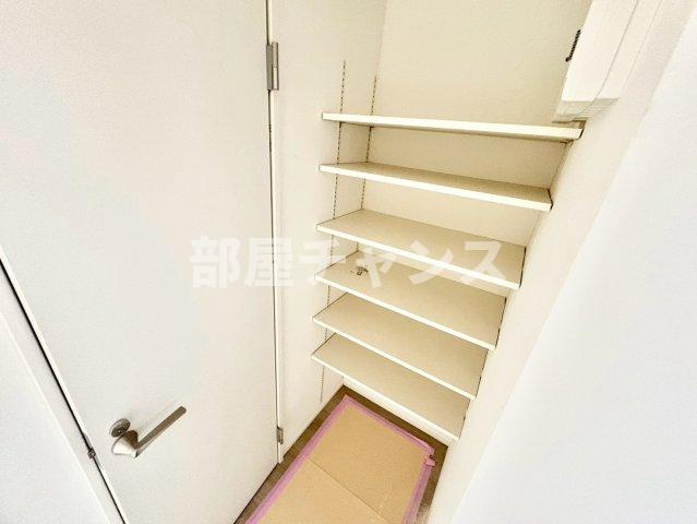 ジトローネ庄内の玄関