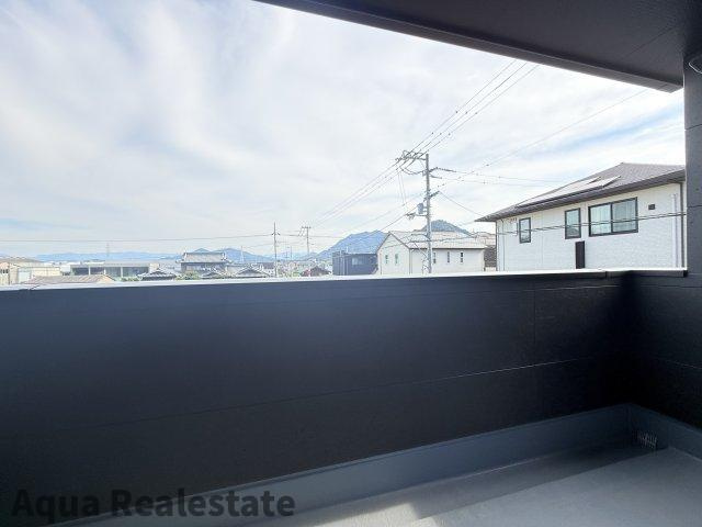 高松市国分寺町国分の新築一戸建のバルコニー|バルコニー付きです