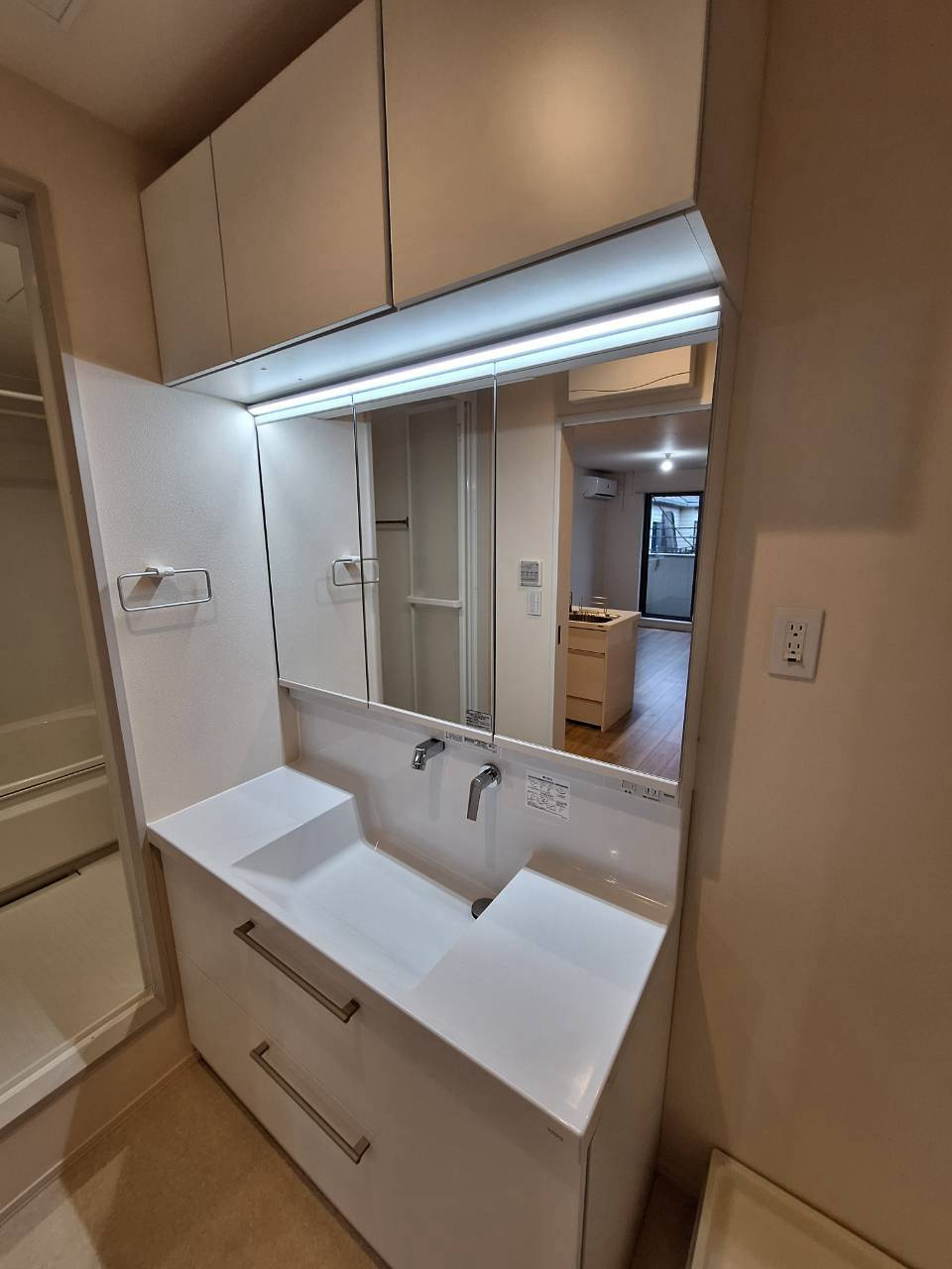 SUZUKAN　RESIDENCE　下北沢の独立洗面台