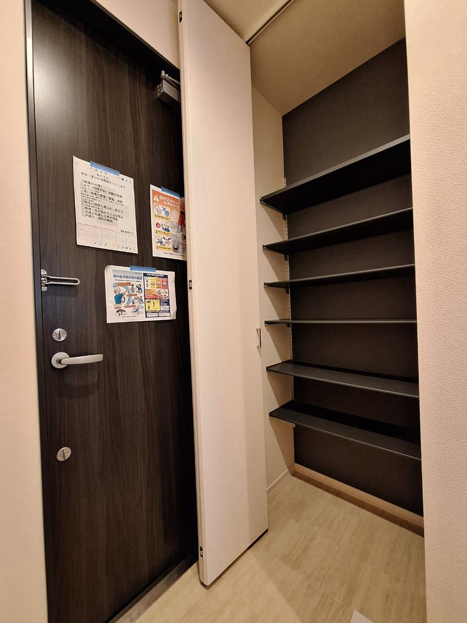 SUZUKAN　RESIDENCE　下北沢の玄関