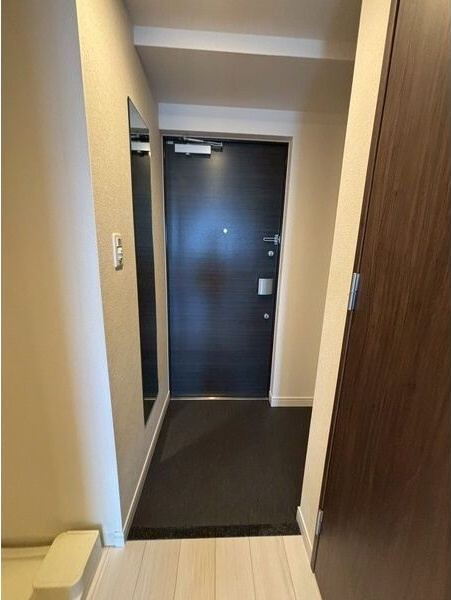プレサンスNAGOYAファストの玄関