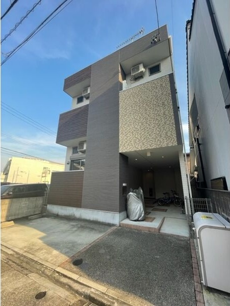 ミリオン中村本町のエントランス