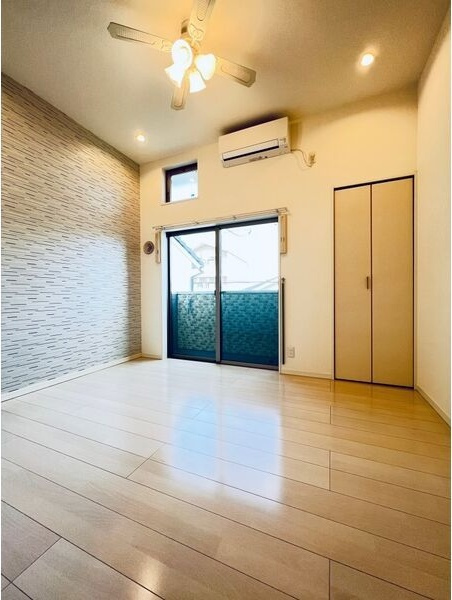 ミリオン中村本町の居間・リビング