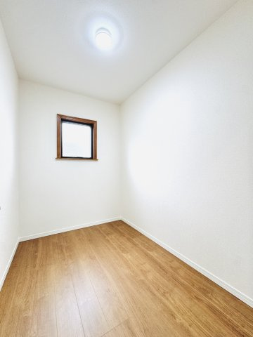 高崎市新町　中古住宅の洋室