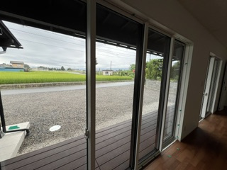 安曇野市豊科高家　中古戸建の展望|カースペースは車種にもよりますがお車3台駐車可能です。
