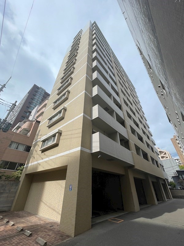 RJRプレシア薬院の外観