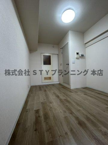 仲介手数料0円！フィレンツェ名駅の居間・リビング