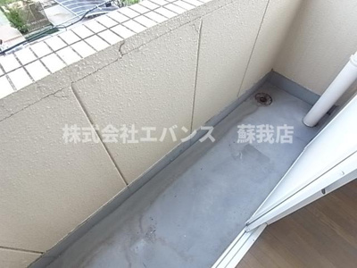 【バルコニー】 | ステーションプラザ | 開放的で明るい空間を演出してくれるバルコニーです