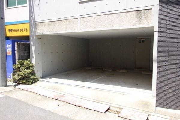 Branche葵(ブランシェアオイ)の駐車場