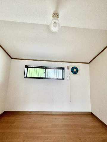 吹田市内本町一戸建のその他|窓
