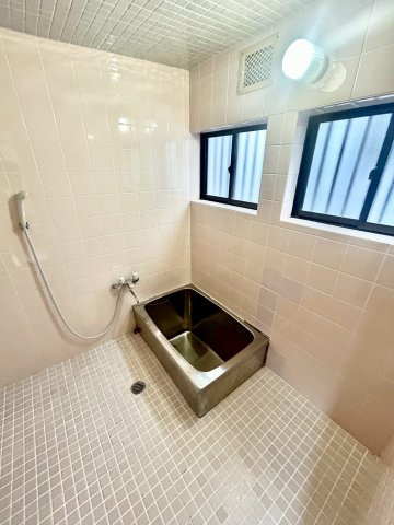 吹田市内本町一戸建の浴室