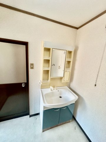 吹田市内本町一戸建の洗面所