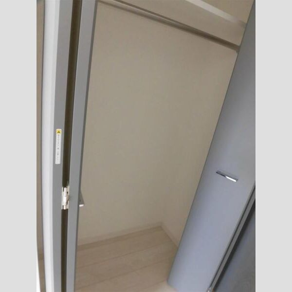調布市小島町３丁目の賃貸マンションの収納